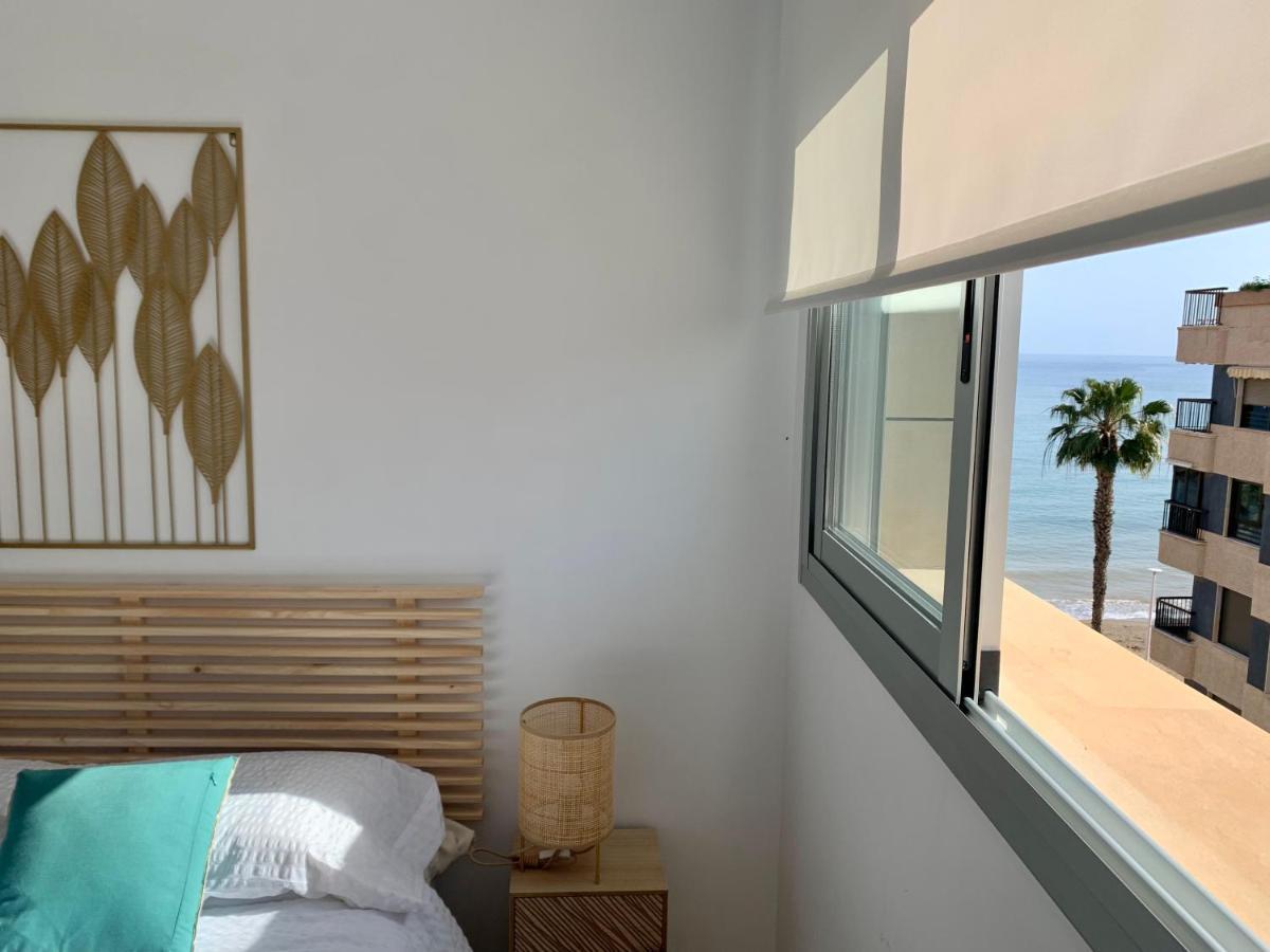 Precioso Apartamento Primera Linea De Playa Агілас Екстер'єр фото