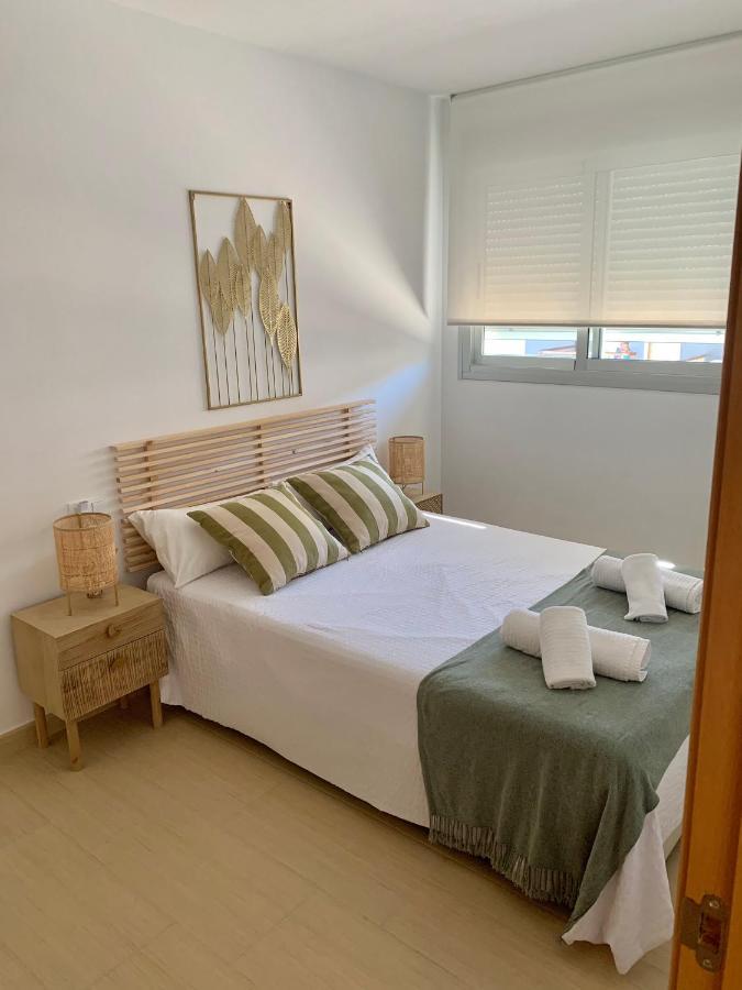 Precioso Apartamento Primera Linea De Playa Агілас Екстер'єр фото